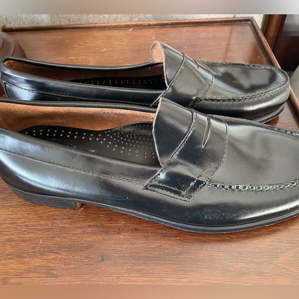 Classic Black Penny Loafers for Men - Sleek Leather Slip-Ons
